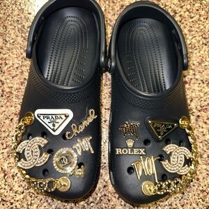 Womens sz 8 Black CROCS designer trendy charms $$